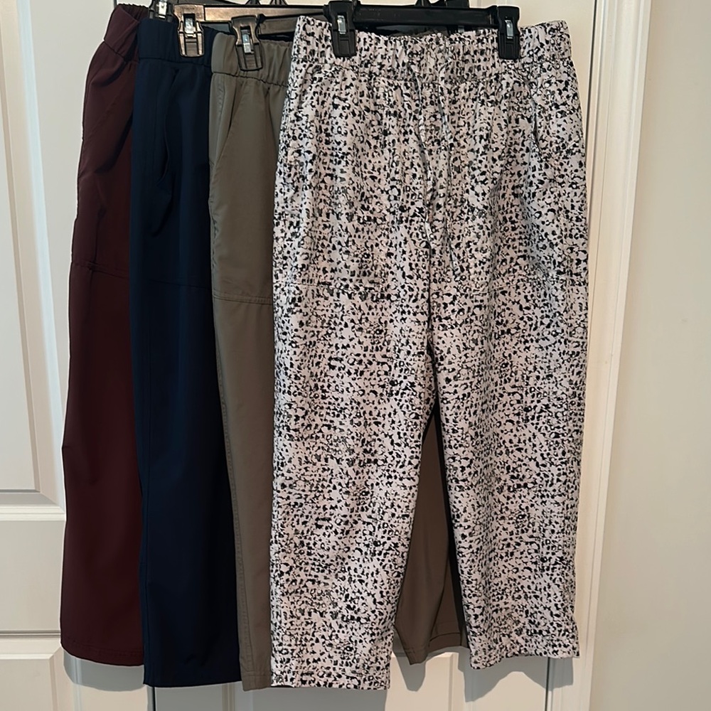 Lot of 4 Old Navy capris navy, oluve, burgundy, printed, quick dry